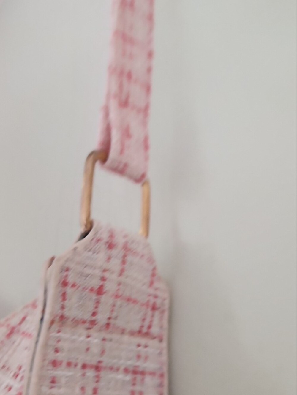 Pink Tweed Shoulder Bag with Gold Hardware - Picture 4 of 6